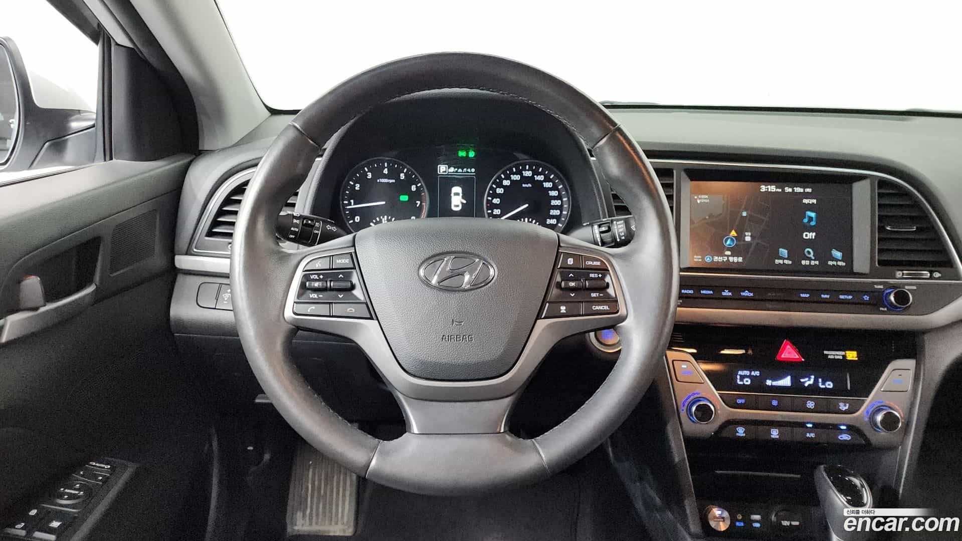 AVANTE Hyundai 2017.5-OPTION-017