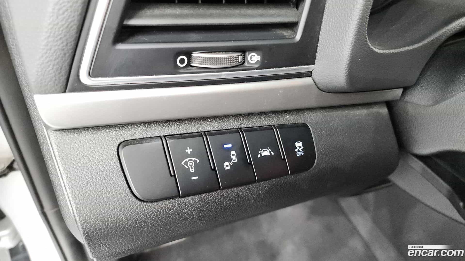 AVANTE Hyundai 2017.5-OPTION-040