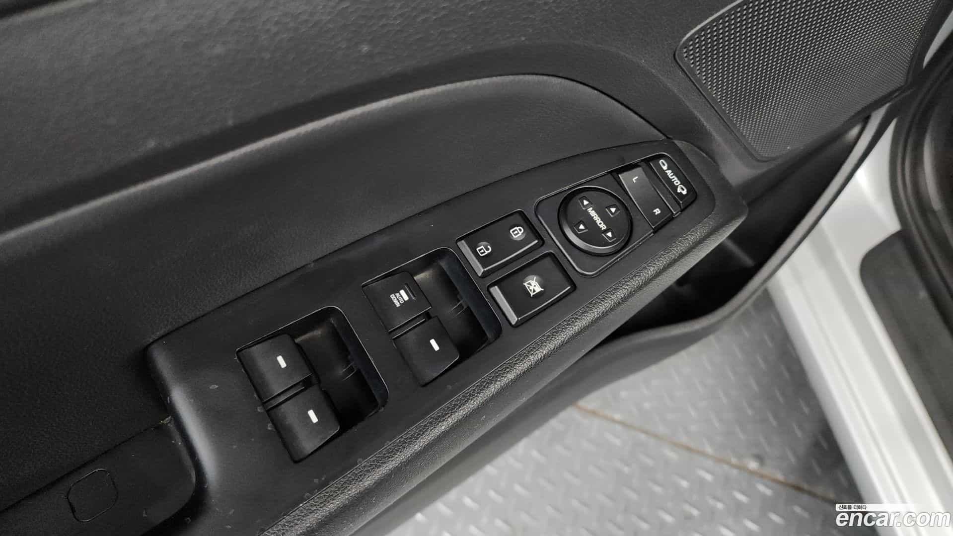AVANTE Hyundai 2017.5-OPTION-042