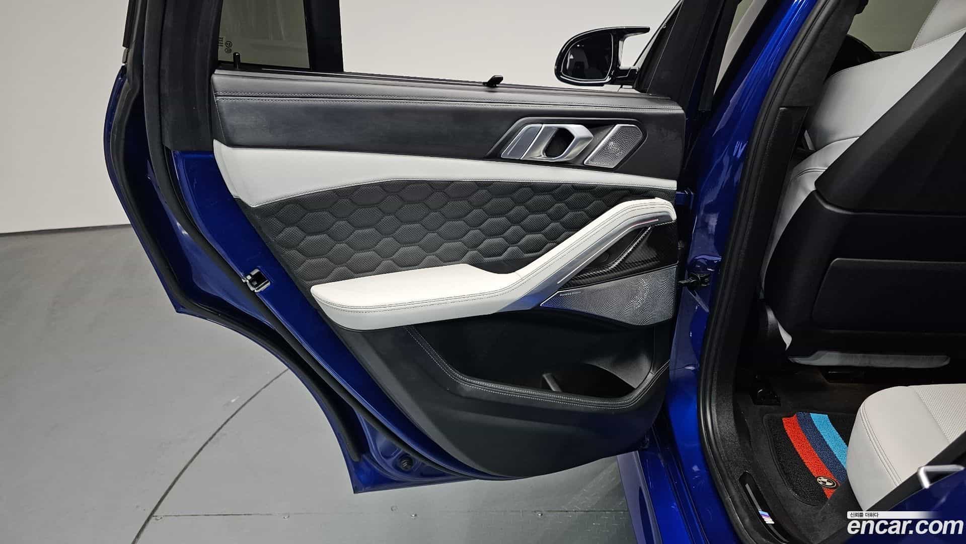 X6M BMW 2022.5-INNER-035
