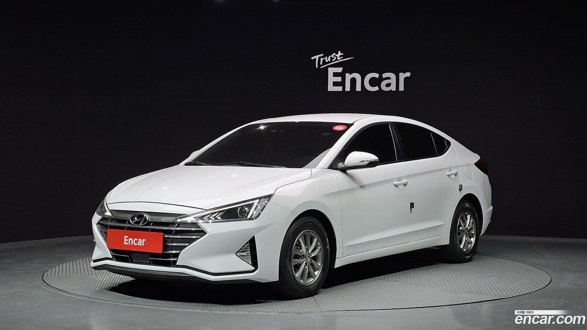 Main__Slider__Photo:AVANTE Hyundai 2019.8-0