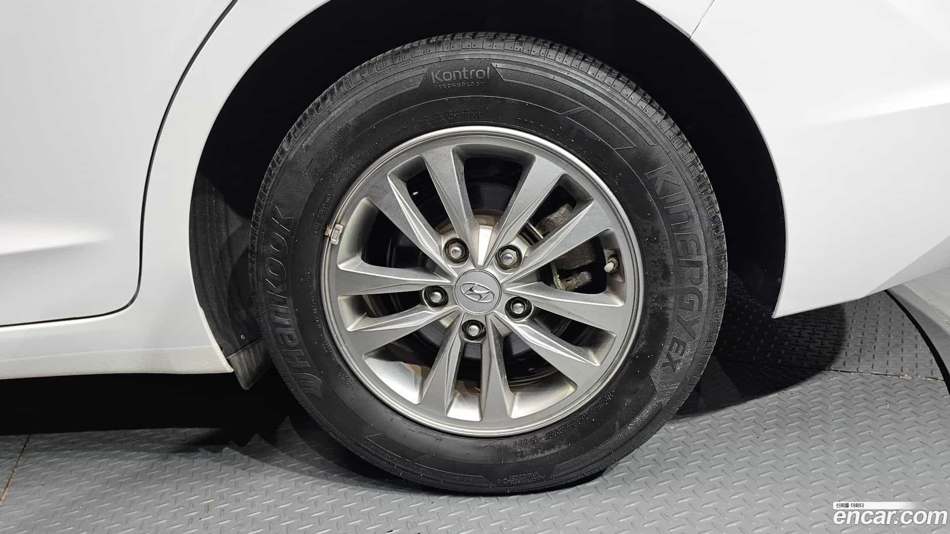 AVANTE Hyundai 2019.8-OUTER-005