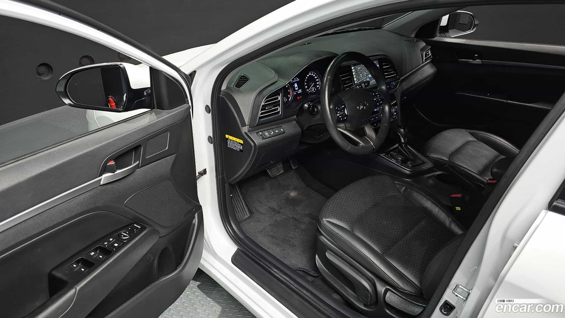 AVANTE Hyundai 2019.8-INNER-010