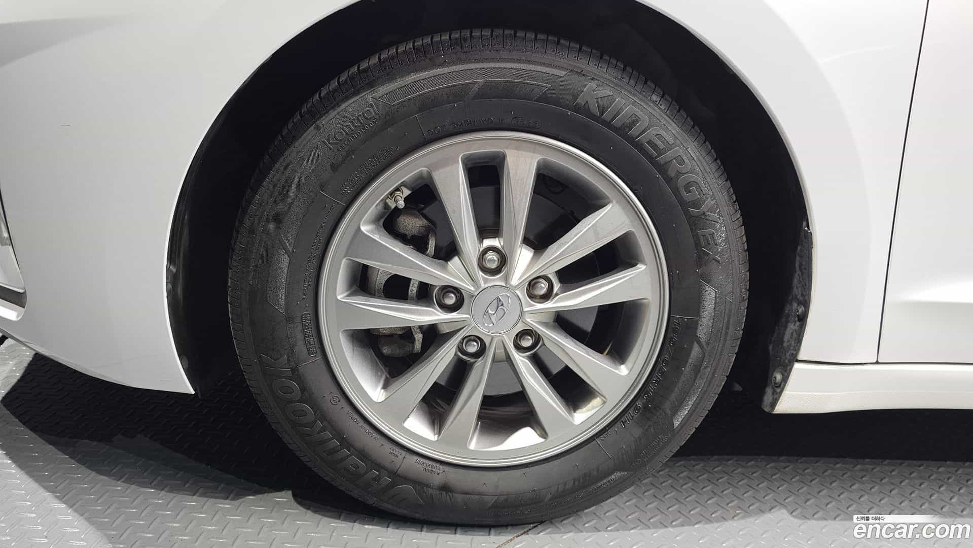AVANTE Hyundai 2019.8-OUTER-031