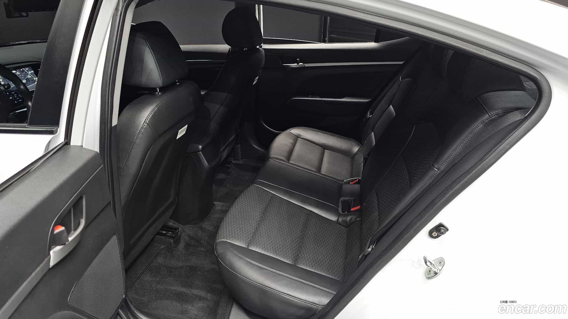 AVANTE Hyundai 2019.8-INNER-036