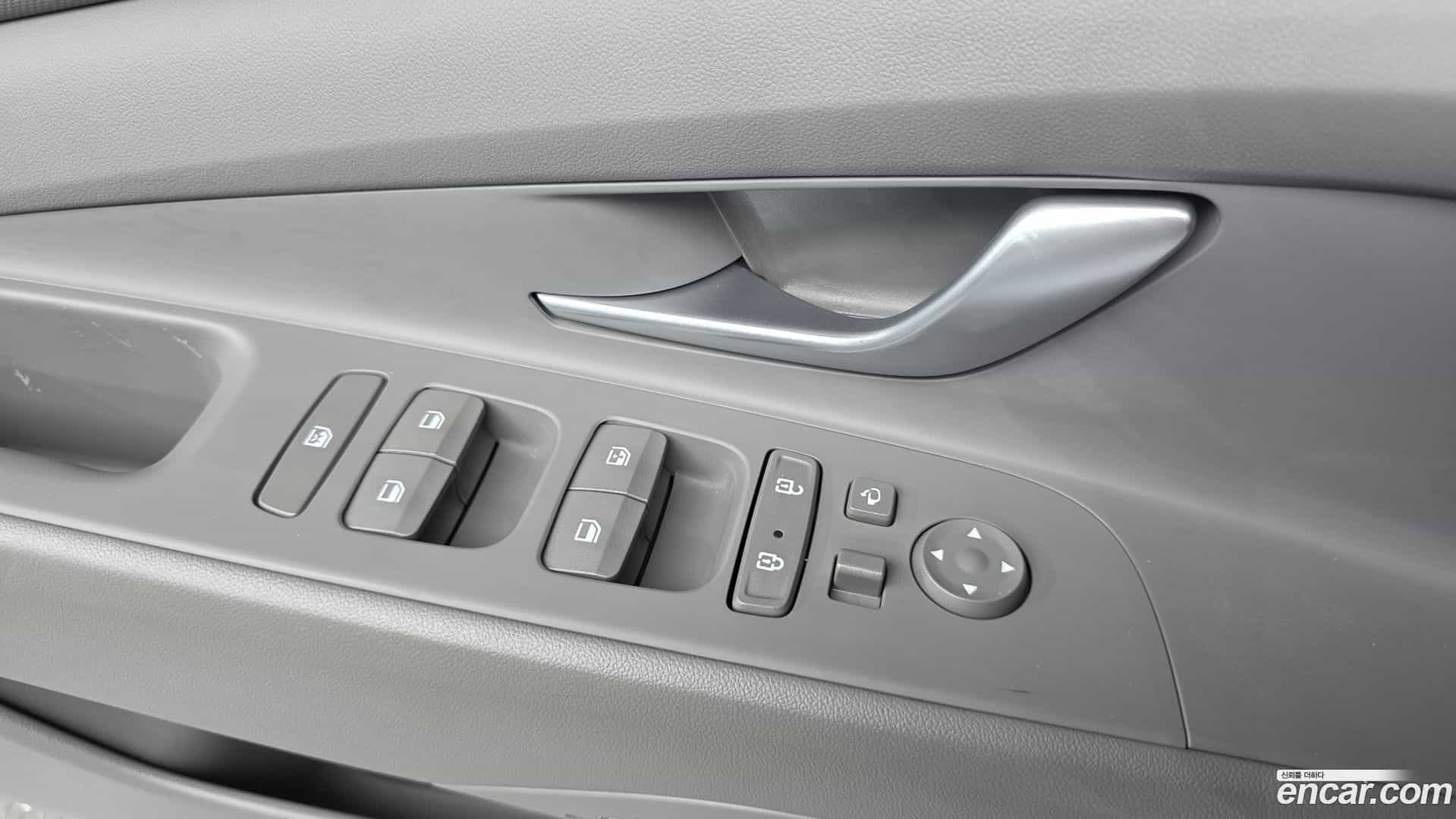 AVANTE Hyundai 2022.10-OPTION-016