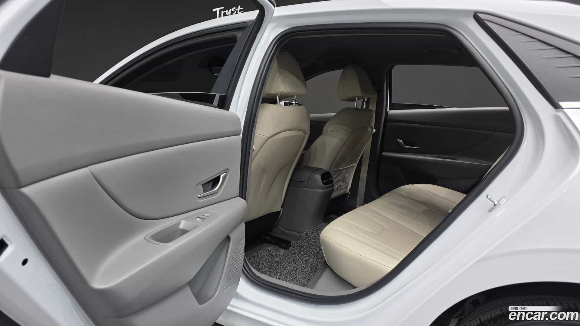 AVANTE Hyundai 2022.10-OPTION-041