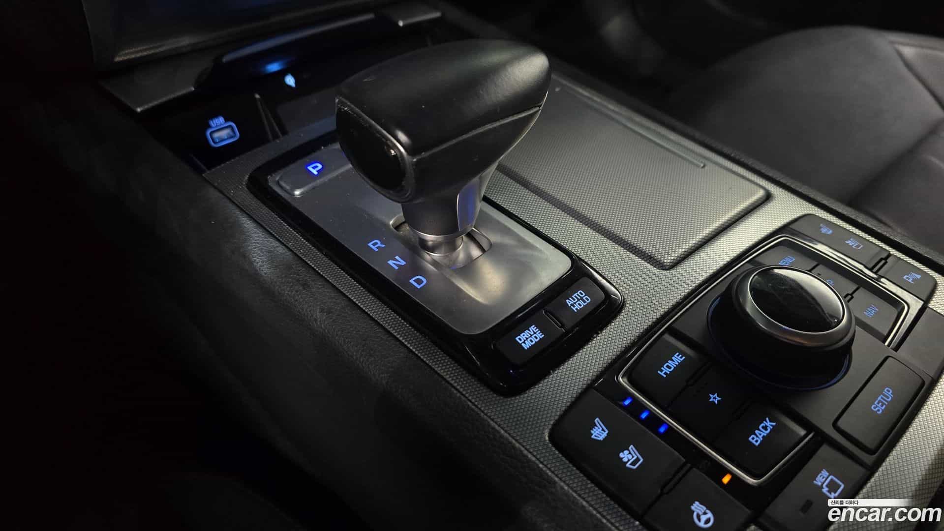 G80 Genesis 2019.0-INNER-009