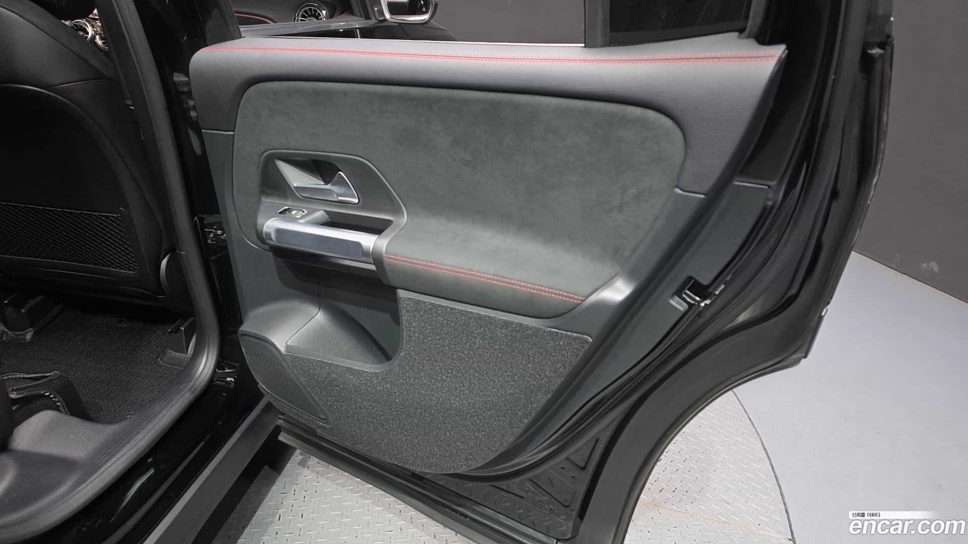 GLB-Class Mercedes-Benz 2021.7-INNER-035