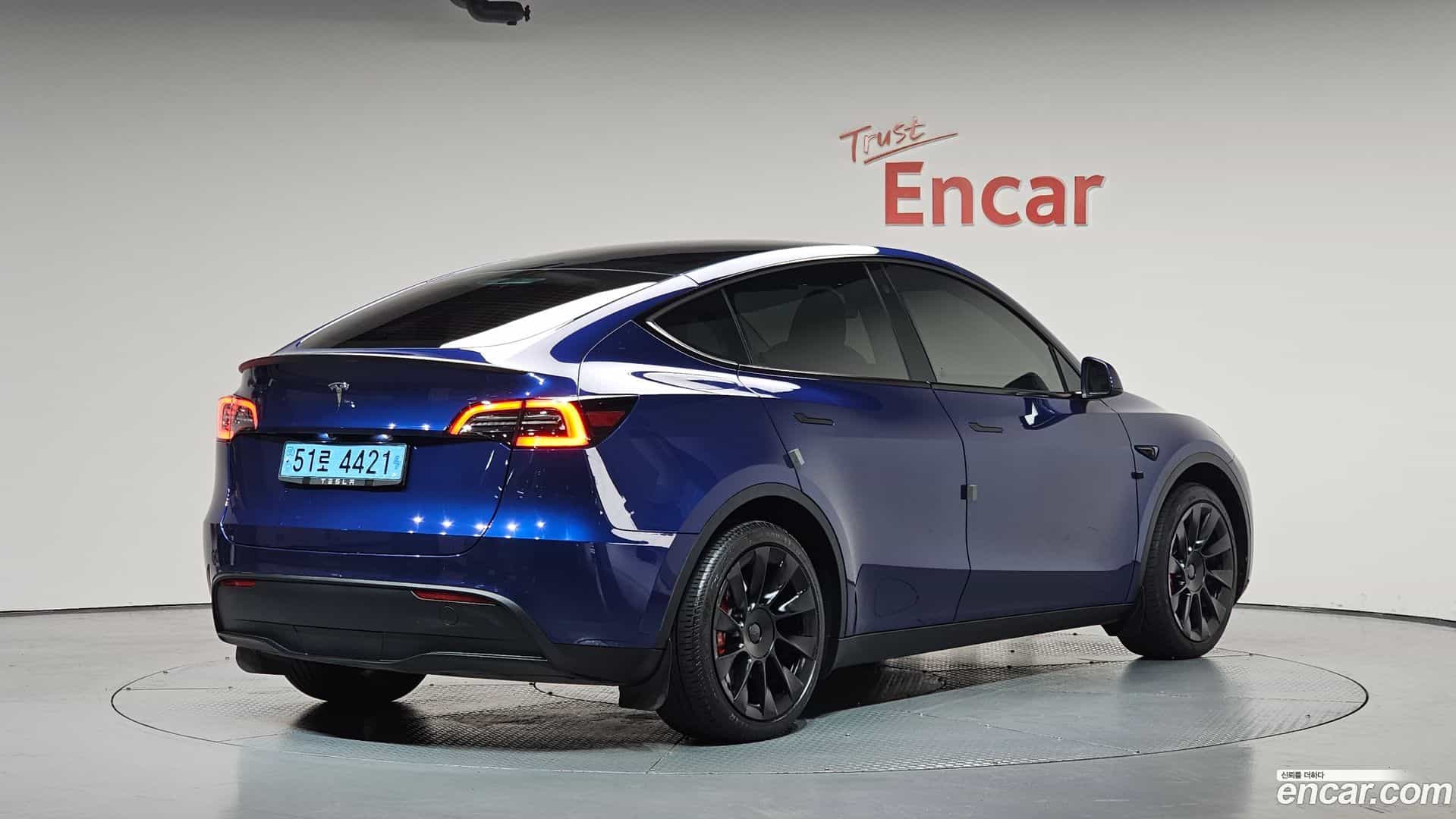 Model Y Tesla 2023.8-OUTER-002