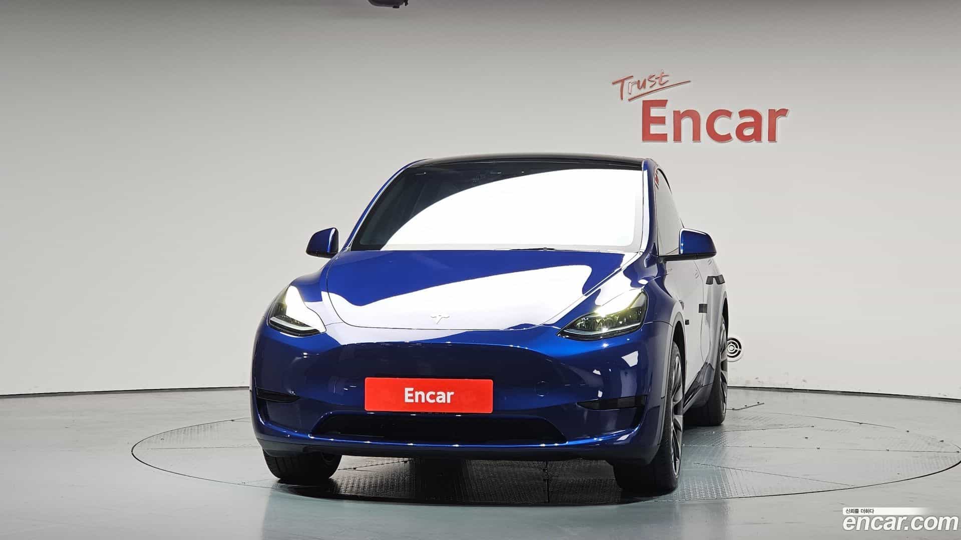 Model Y Tesla 2023.8-OUTER-003