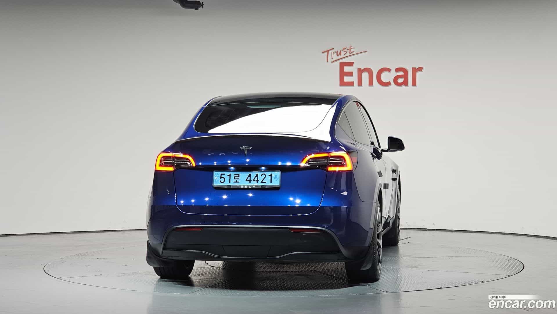 Model Y Tesla 2023.8-OUTER-004