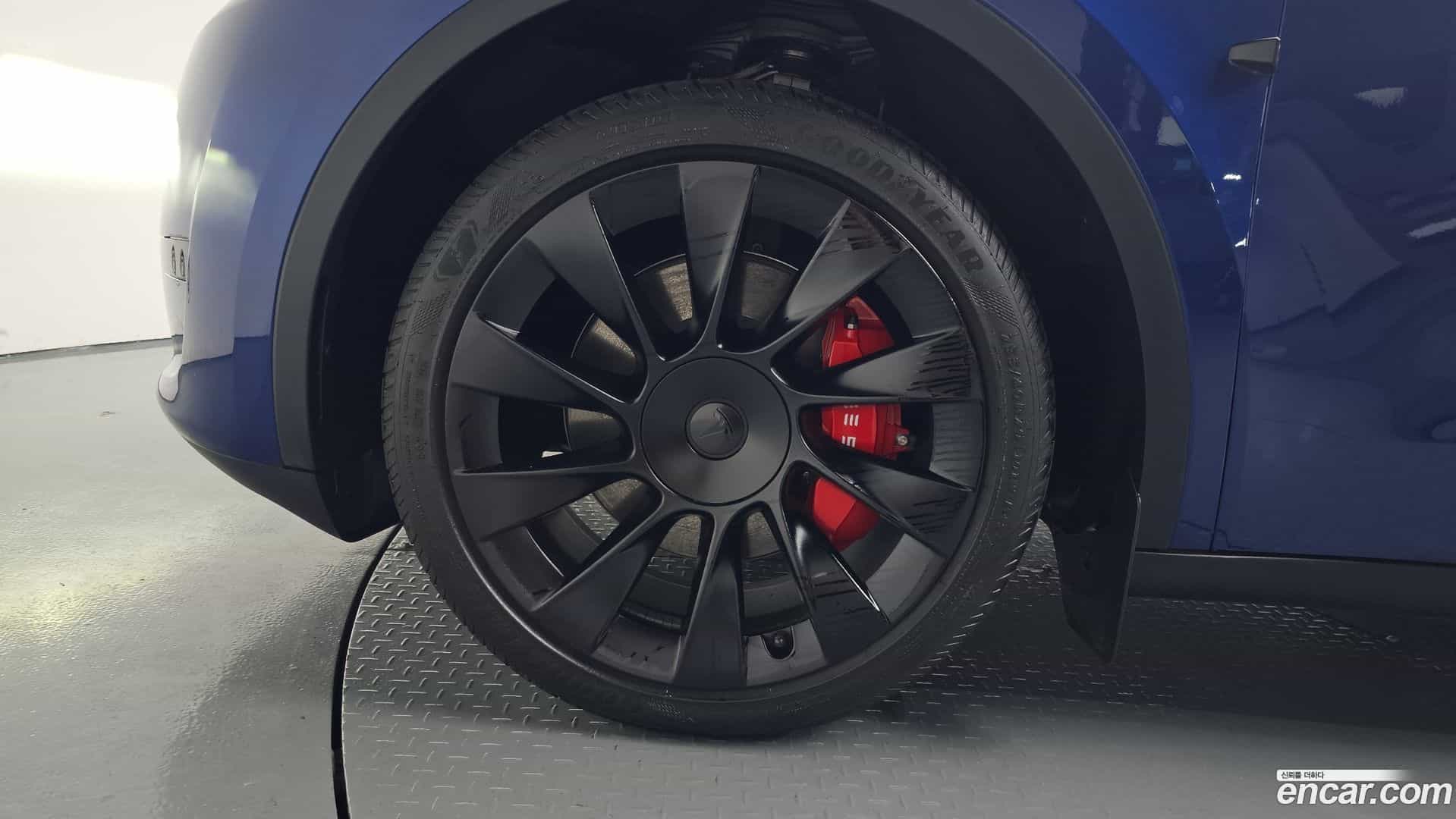 Model Y Tesla 2023.8-OUTER-005