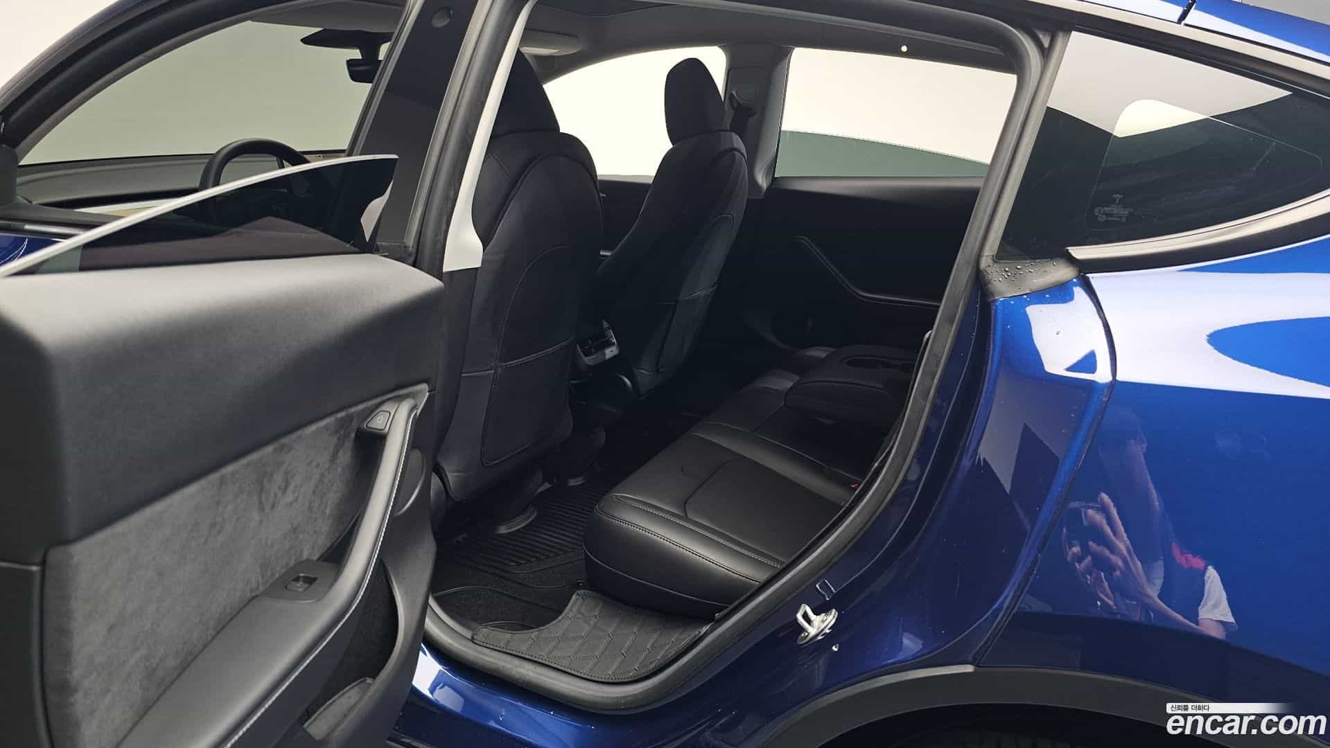 Model Y Tesla 2023.8-OPTION-015