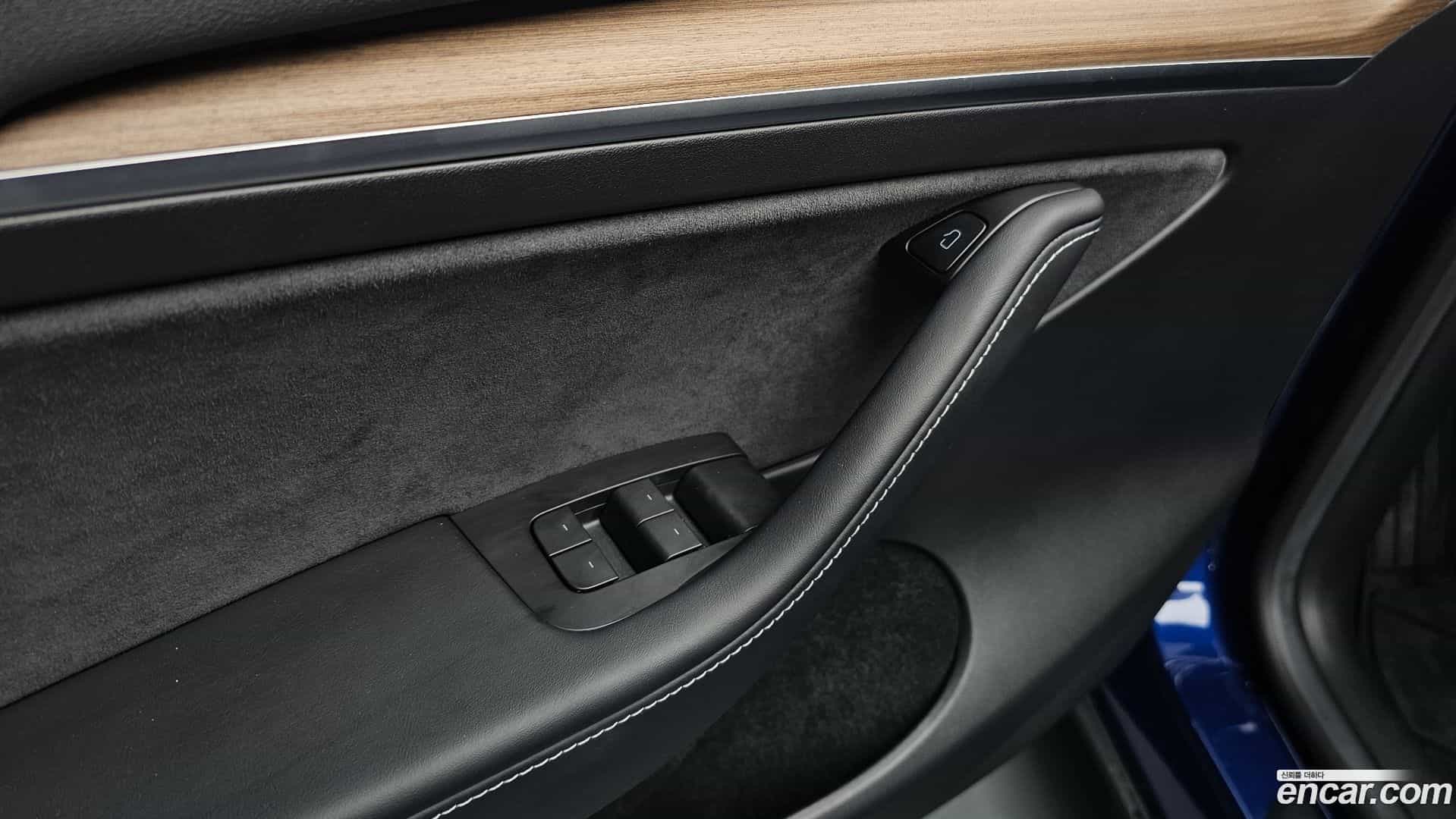Model Y Tesla 2023.8-OPTION-023