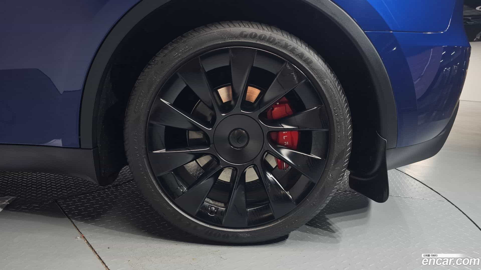 Model Y Tesla 2023.8-OUTER-031
