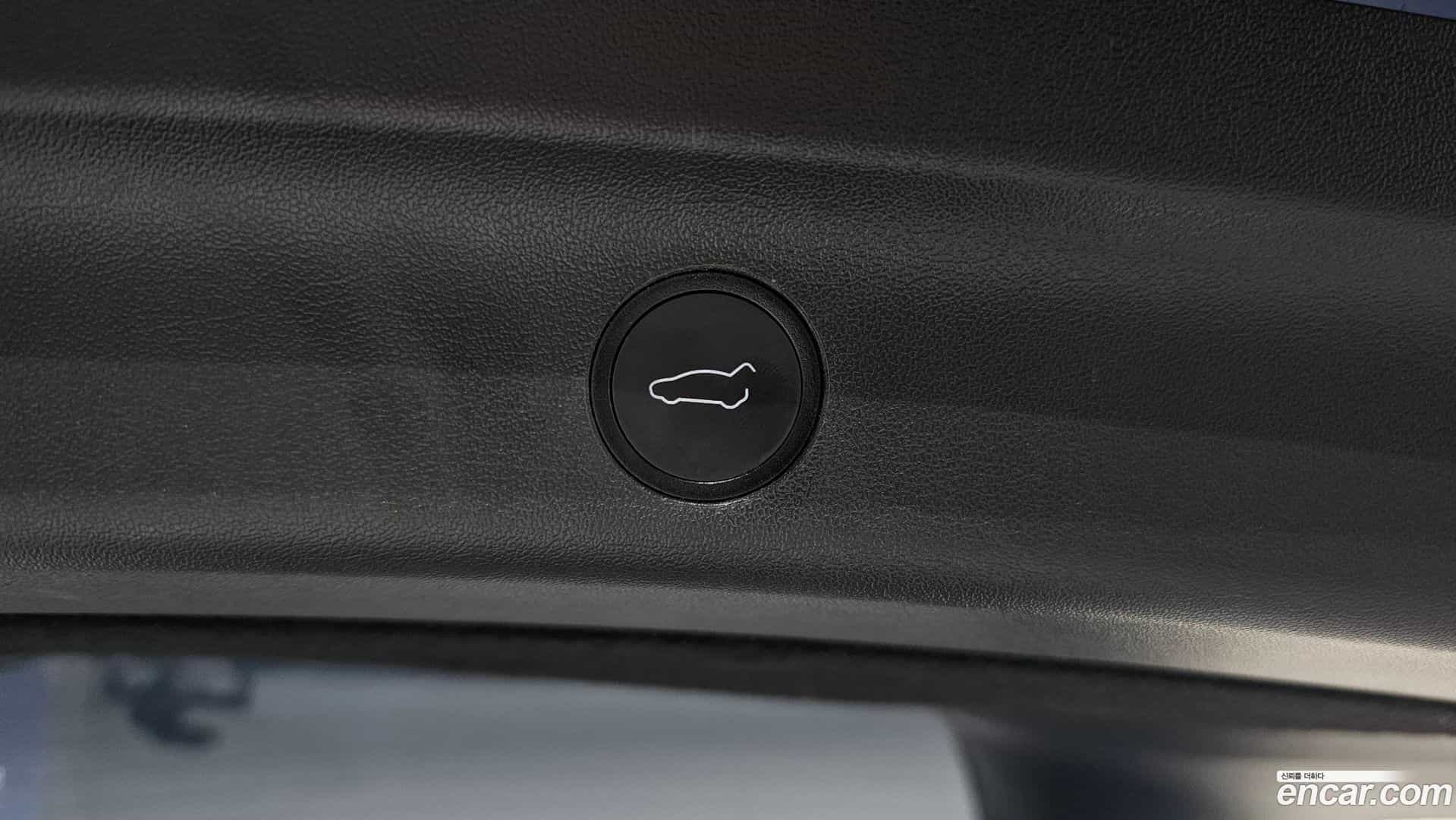 Model Y Tesla 2023.8-OPTION-045
