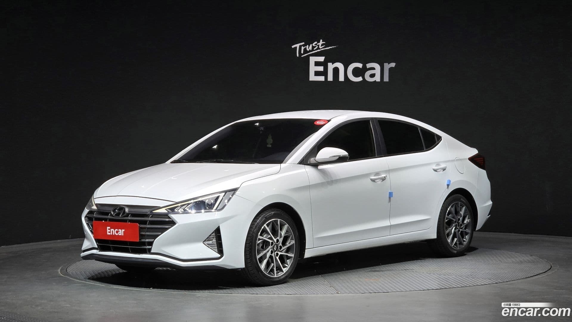 Main__Slider__Photo:AVANTE Hyundai 2019.7-0
