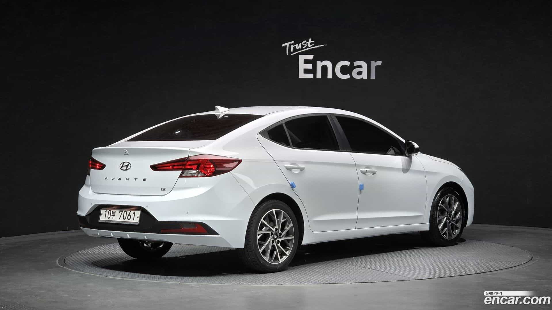 AVANTE Hyundai 2019.7-OUTER-002