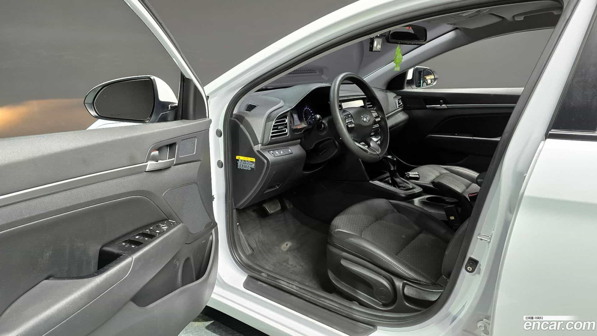 AVANTE Hyundai 2019.7-INNER-010