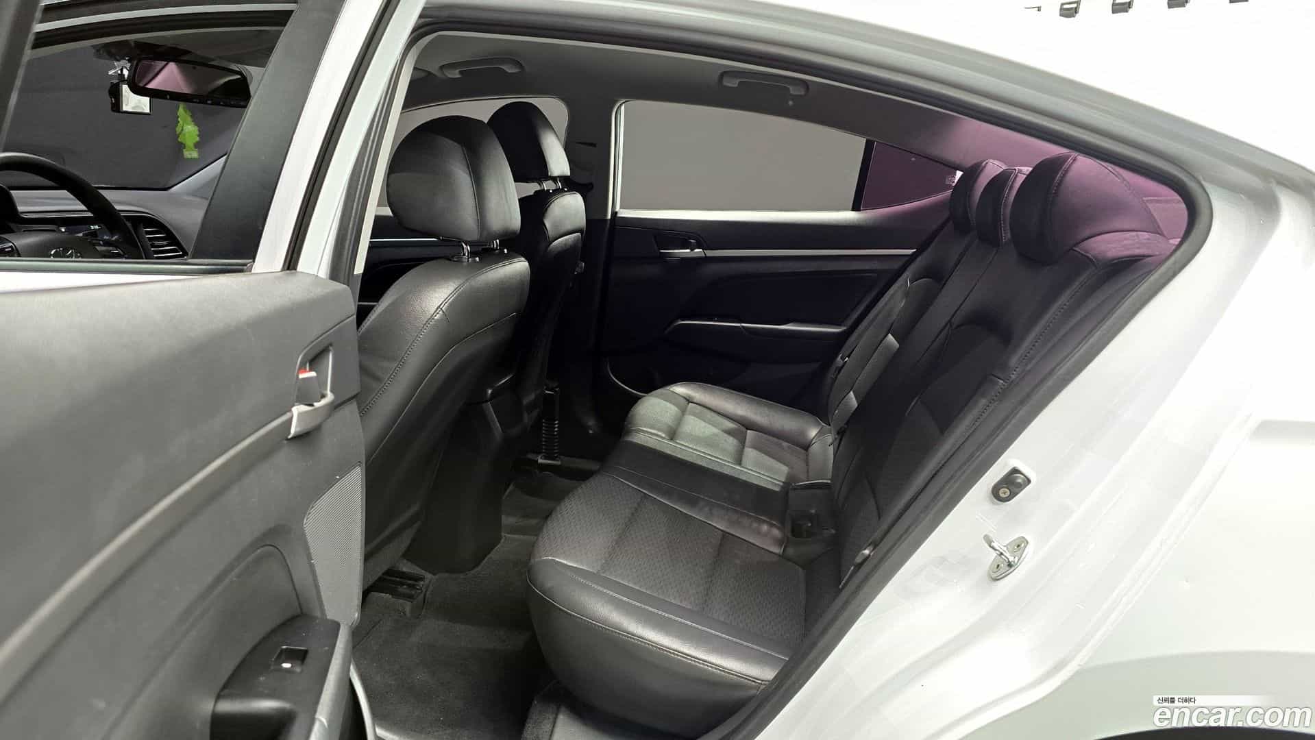 AVANTE Hyundai 2019.7-OPTION-016