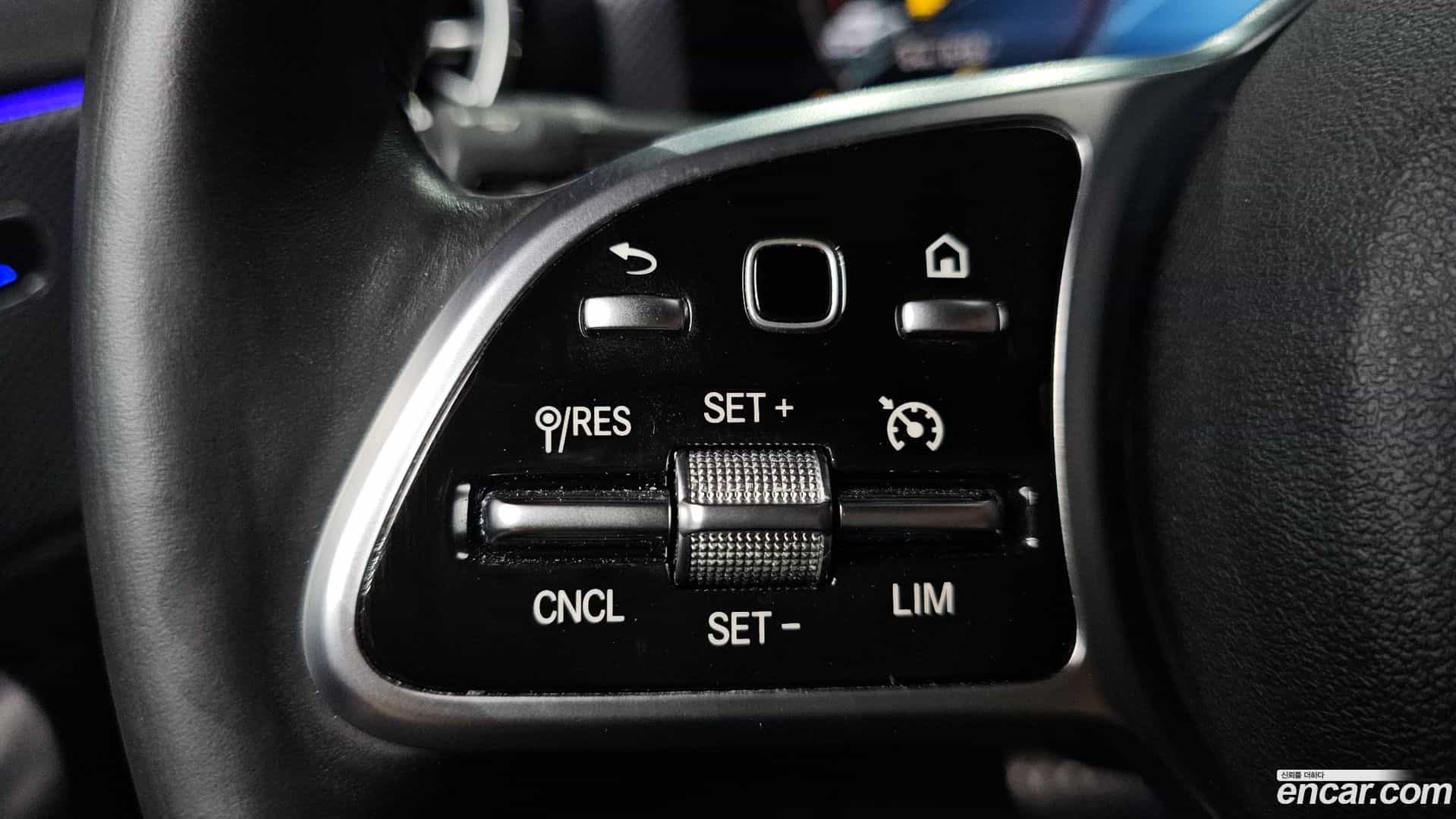 A-Class Mercedes-Benz 2021.0-OPTION-021