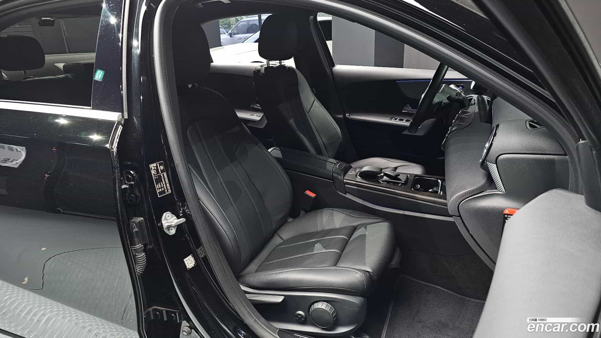 A-Class Mercedes-Benz 2021.0-INNER-036