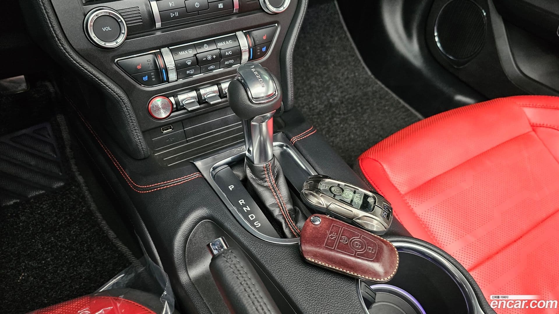 Main__Slider__Photo:Mustang Ford 2022.10-8