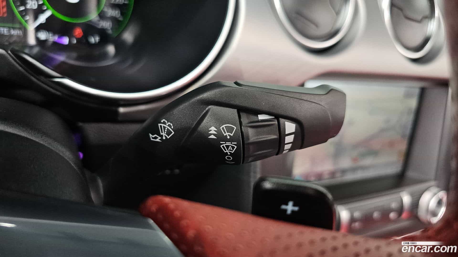 Mustang Ford 2022.10-OPTION-024