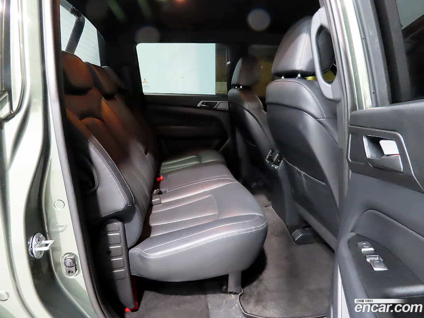 Rexton KG Mobility 2022.3-INNER-008