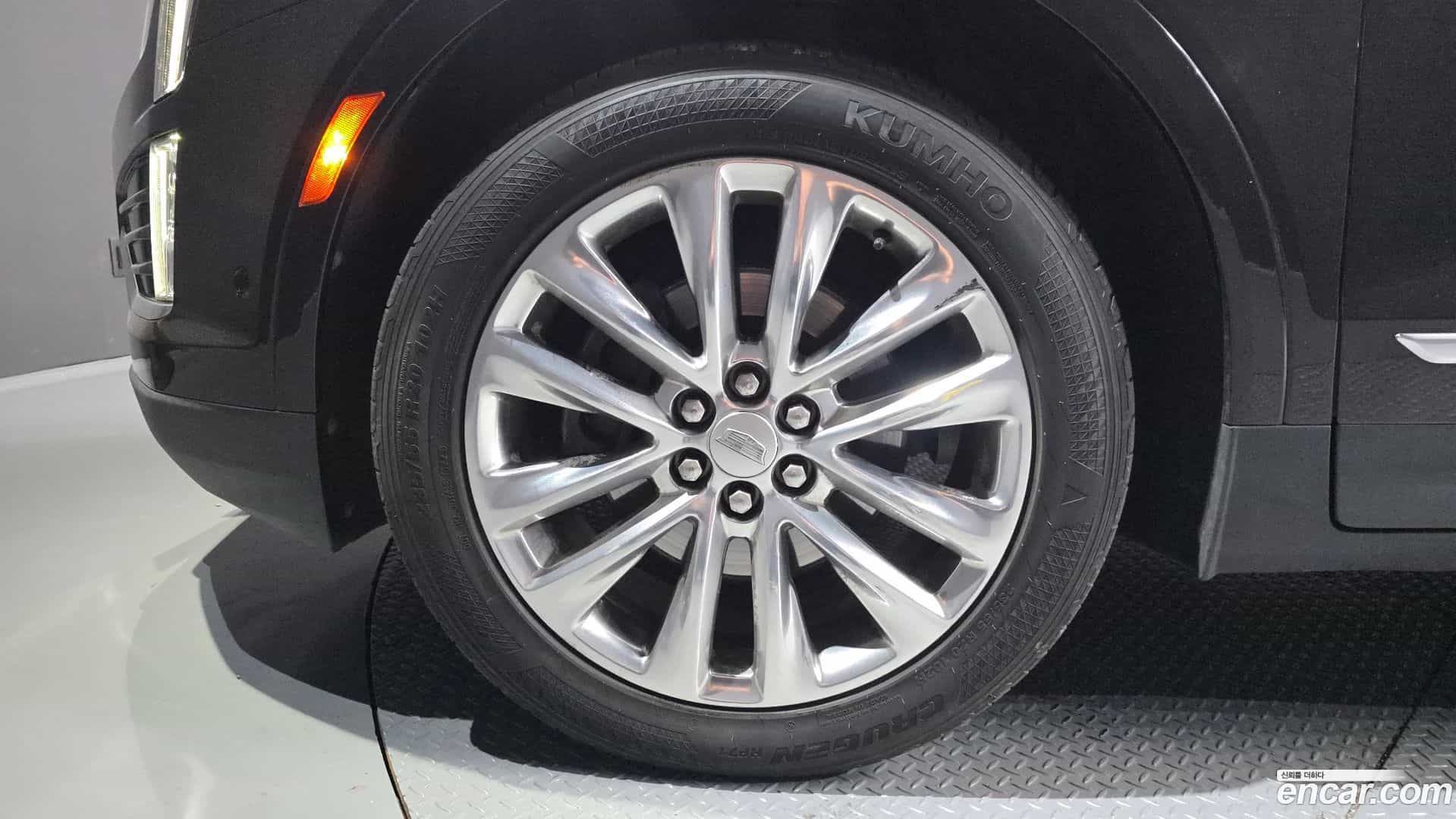 XT5 Cadillac 2019.1-OUTER-005