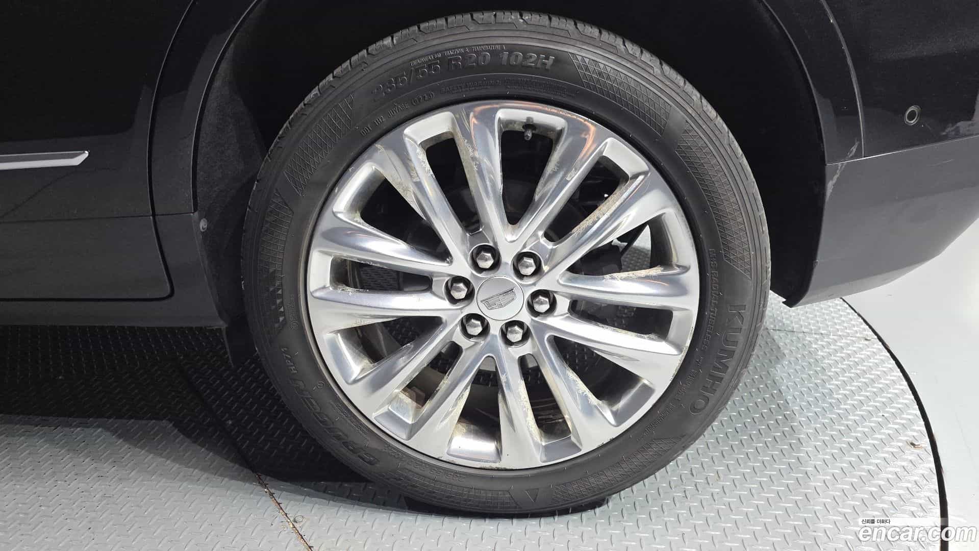 XT5 Cadillac 2019.1-OUTER-031