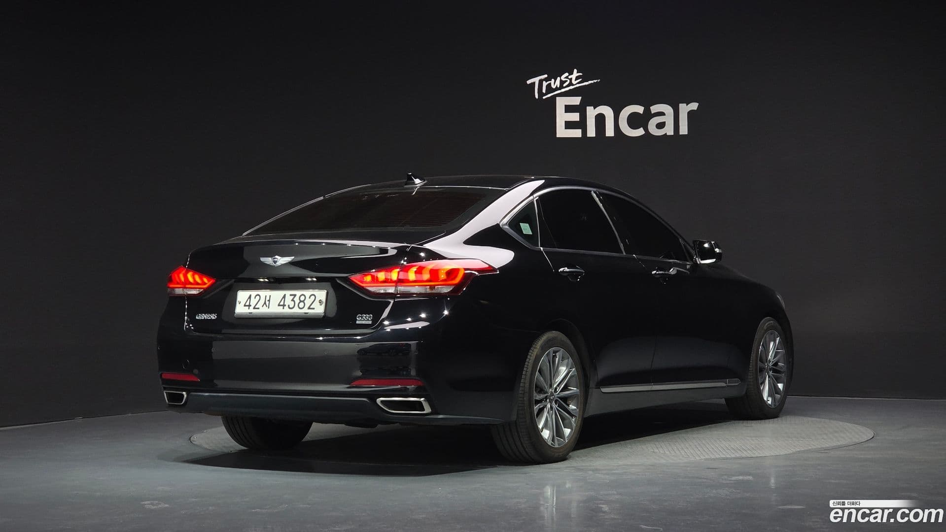 Main__Slider__Photo:Genesis Hyundai 2014.2-1