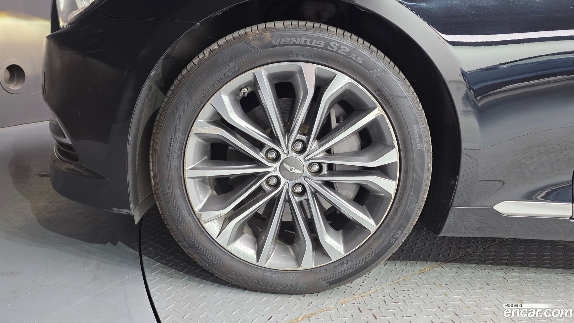 Main__Slider__Photo:Genesis Hyundai 2014.2-4