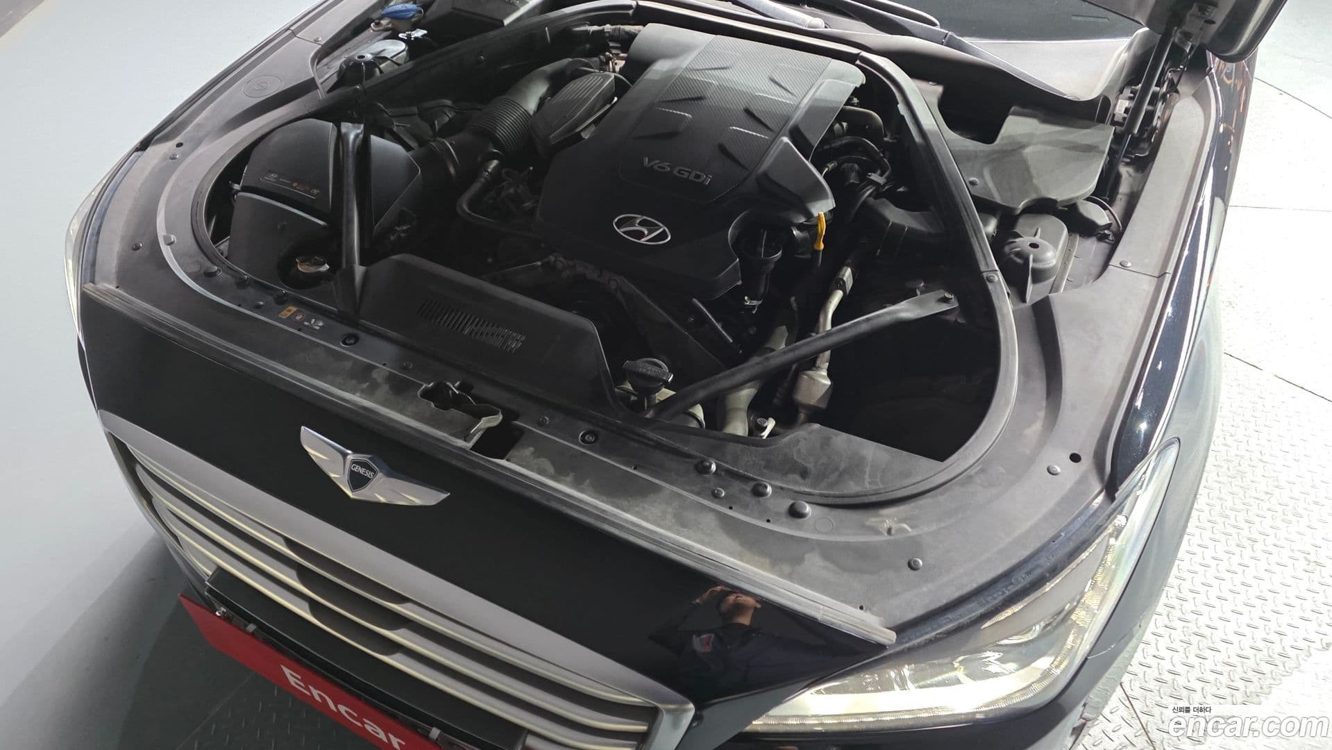 Main__Slider__Photo:Genesis Hyundai 2014.2-5
