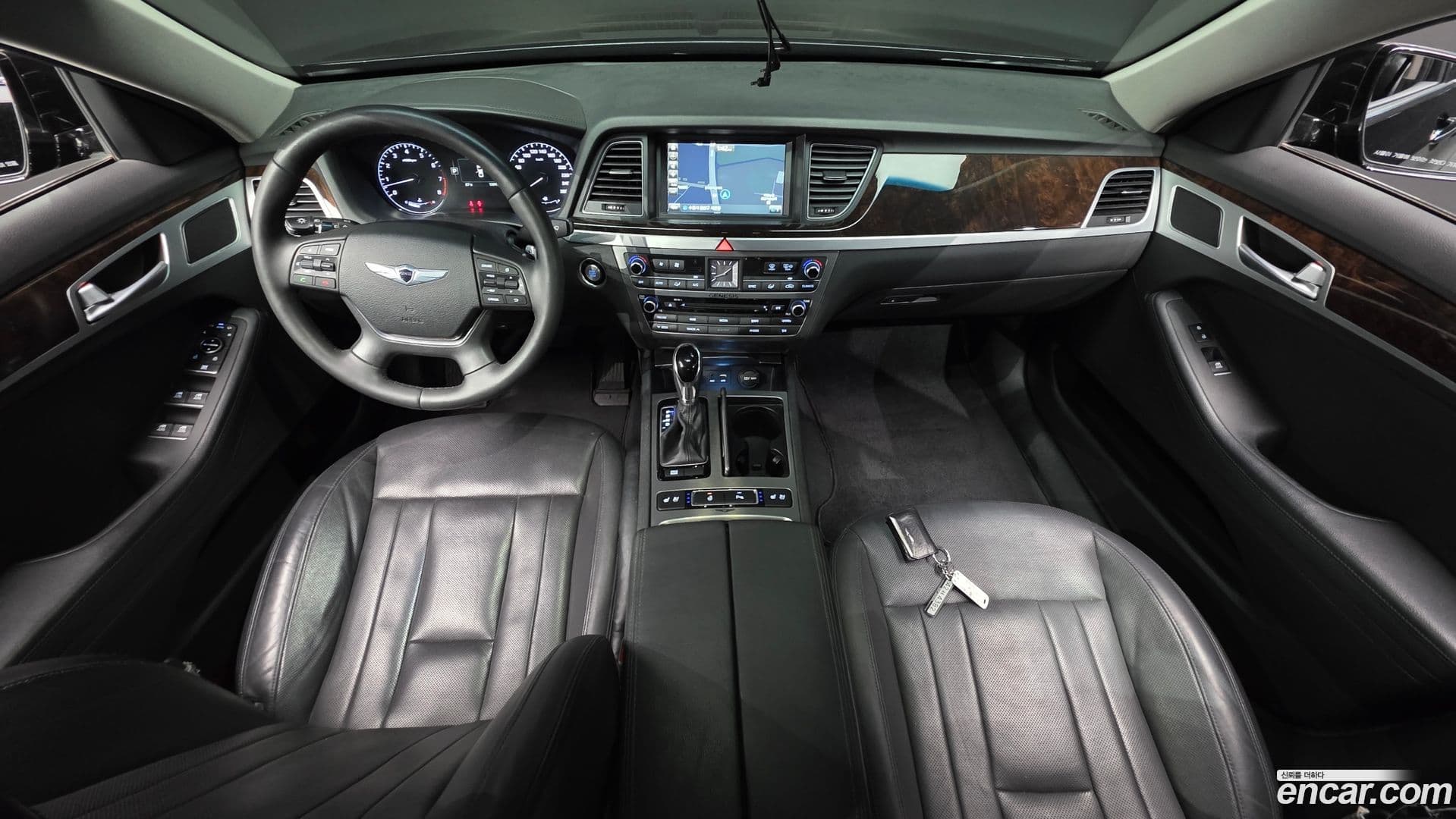 Main__Slider__Photo:Genesis Hyundai 2014.2-6