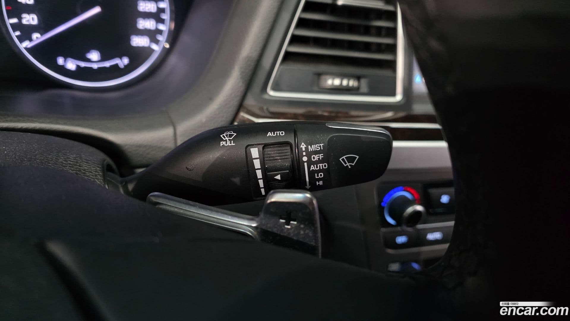Main__Slider__Photo:Genesis Hyundai 2014.2-18