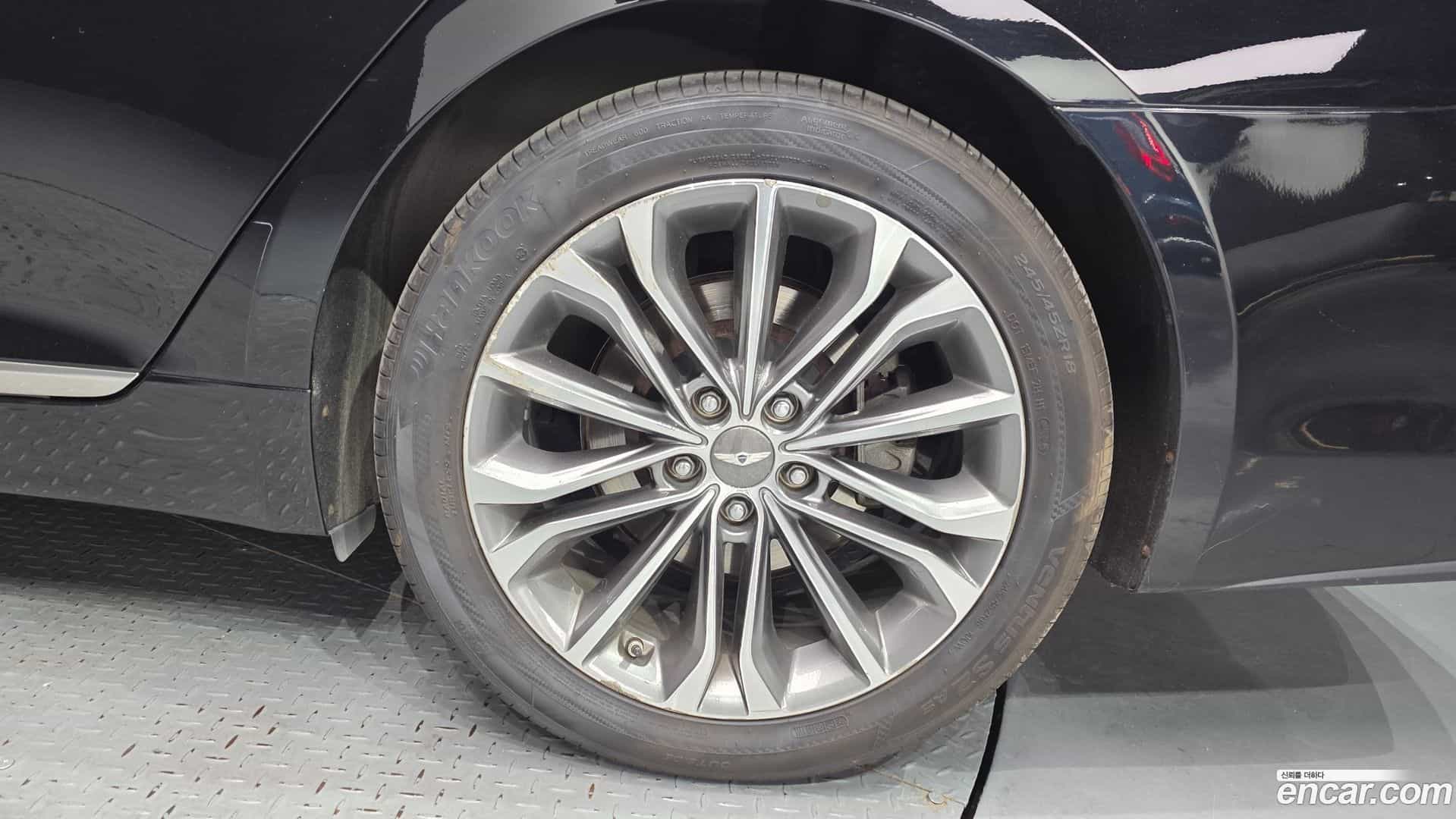 Genesis Hyundai 2014.2-OUTER-031