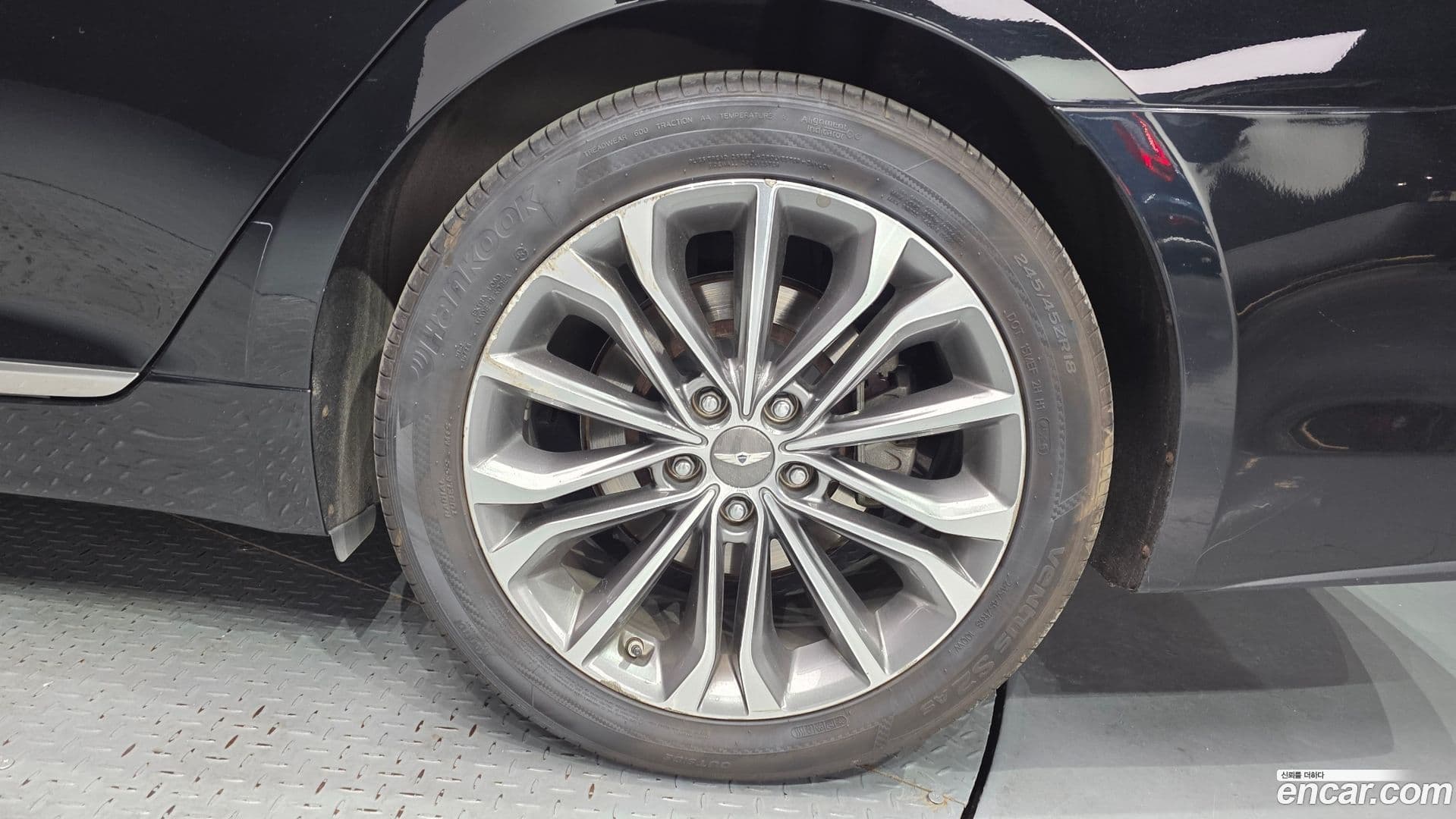 Main__Slider__Photo:Genesis Hyundai 2014.2-20