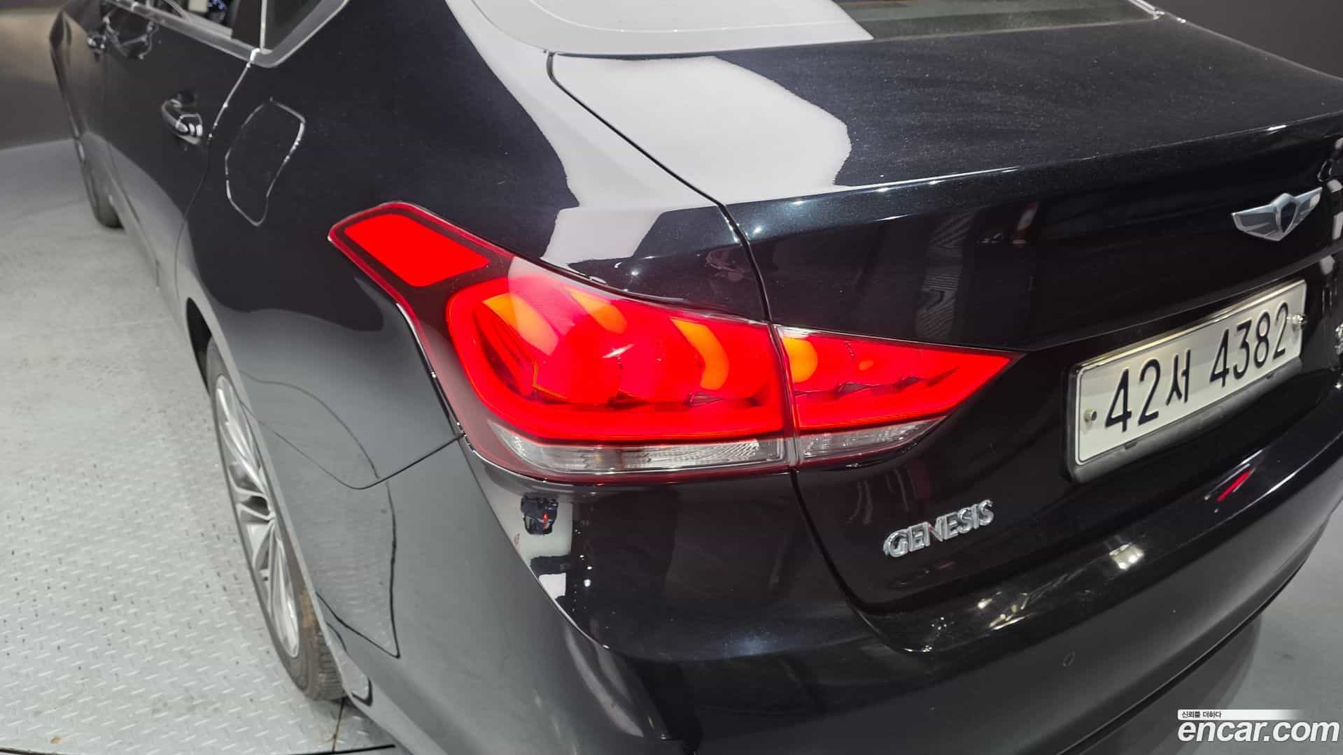 Genesis Hyundai 2014.2-OUTER-033