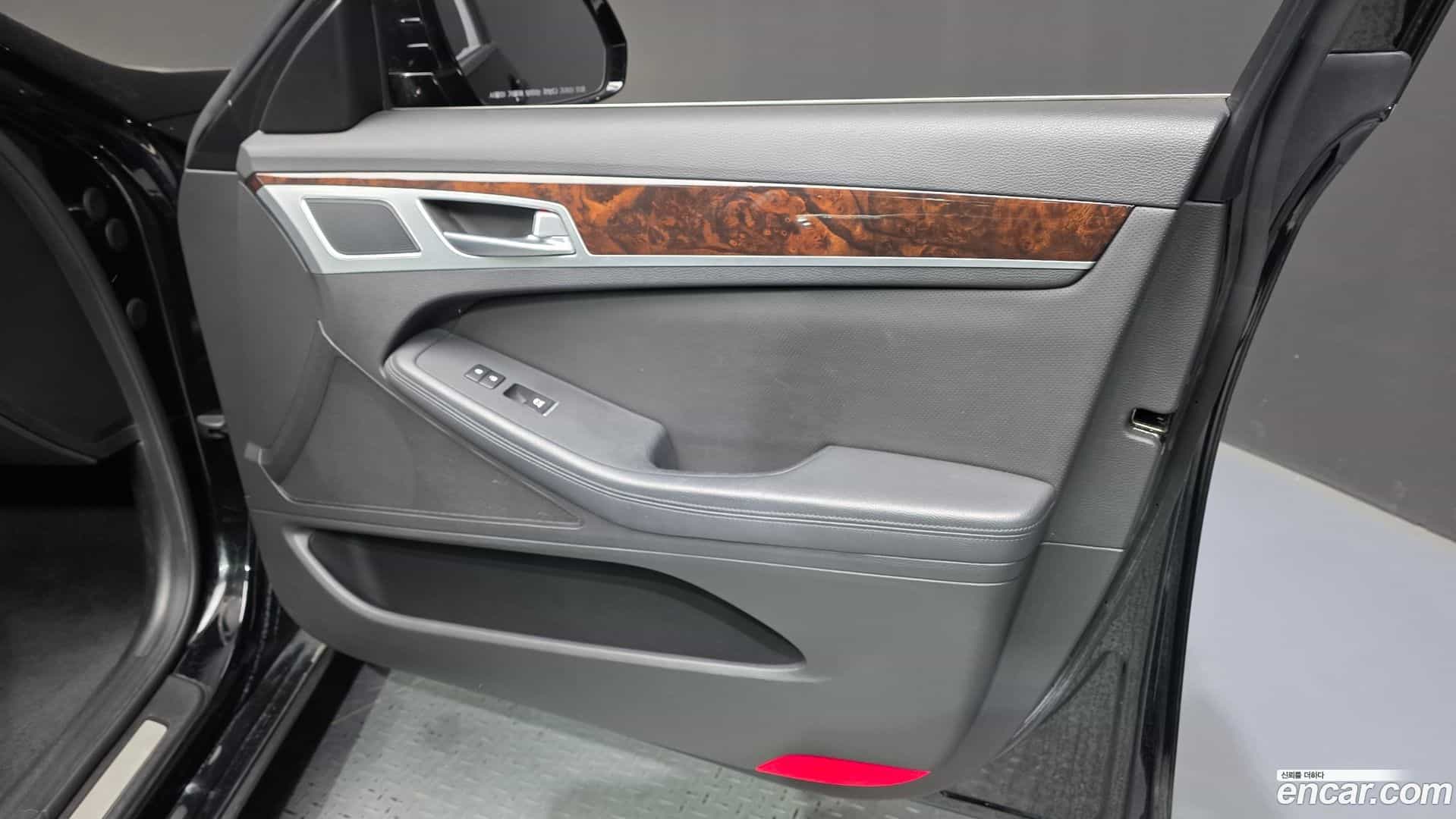 Genesis Hyundai 2014.2-INNER-034