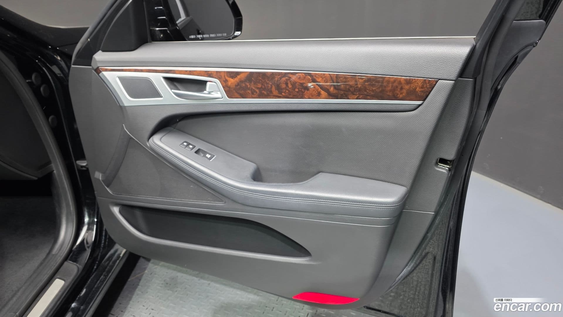 Main__Slider__Photo:Genesis Hyundai 2014.2-23