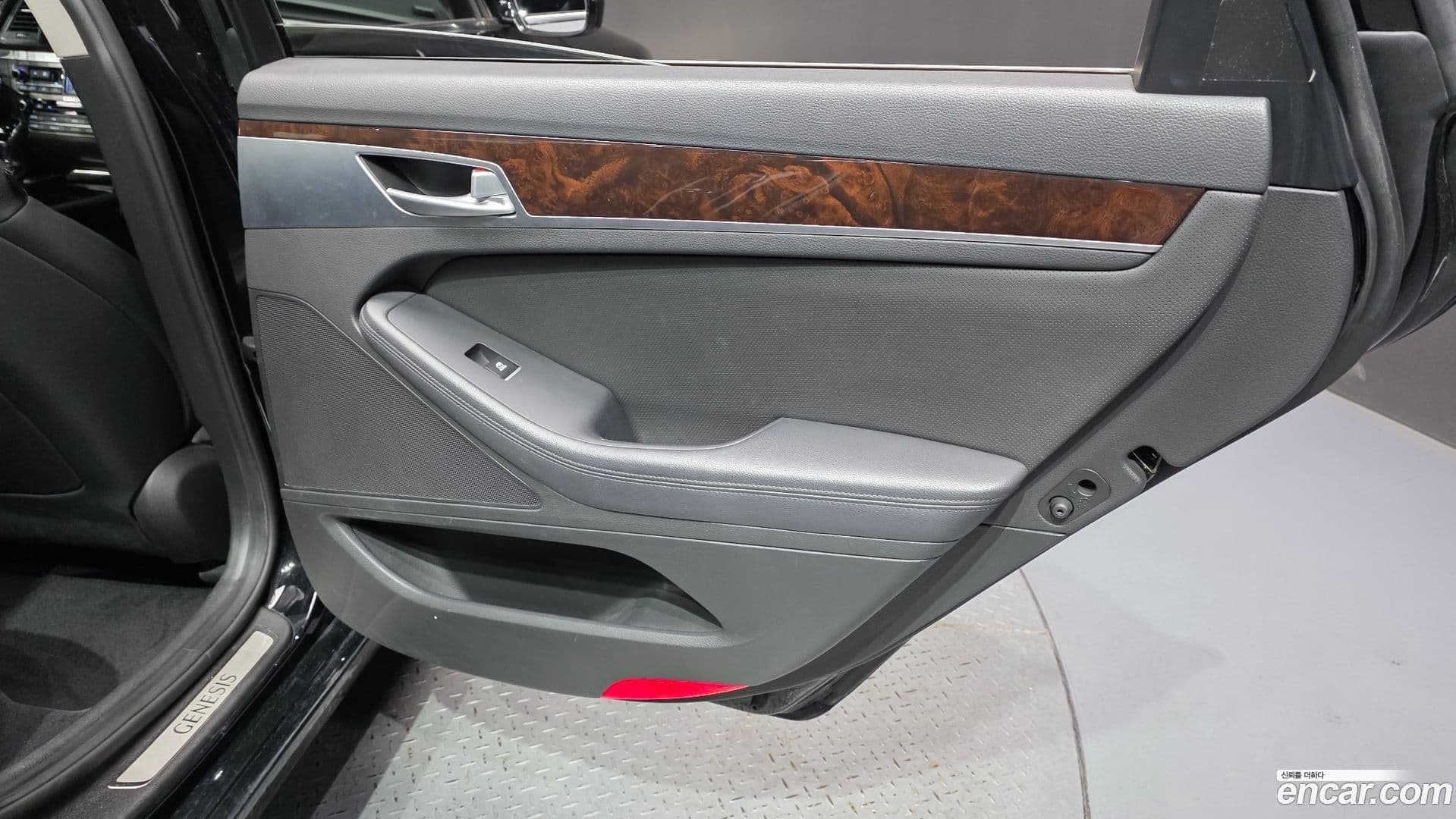 Main__Slider__Photo:Genesis Hyundai 2014.2-24