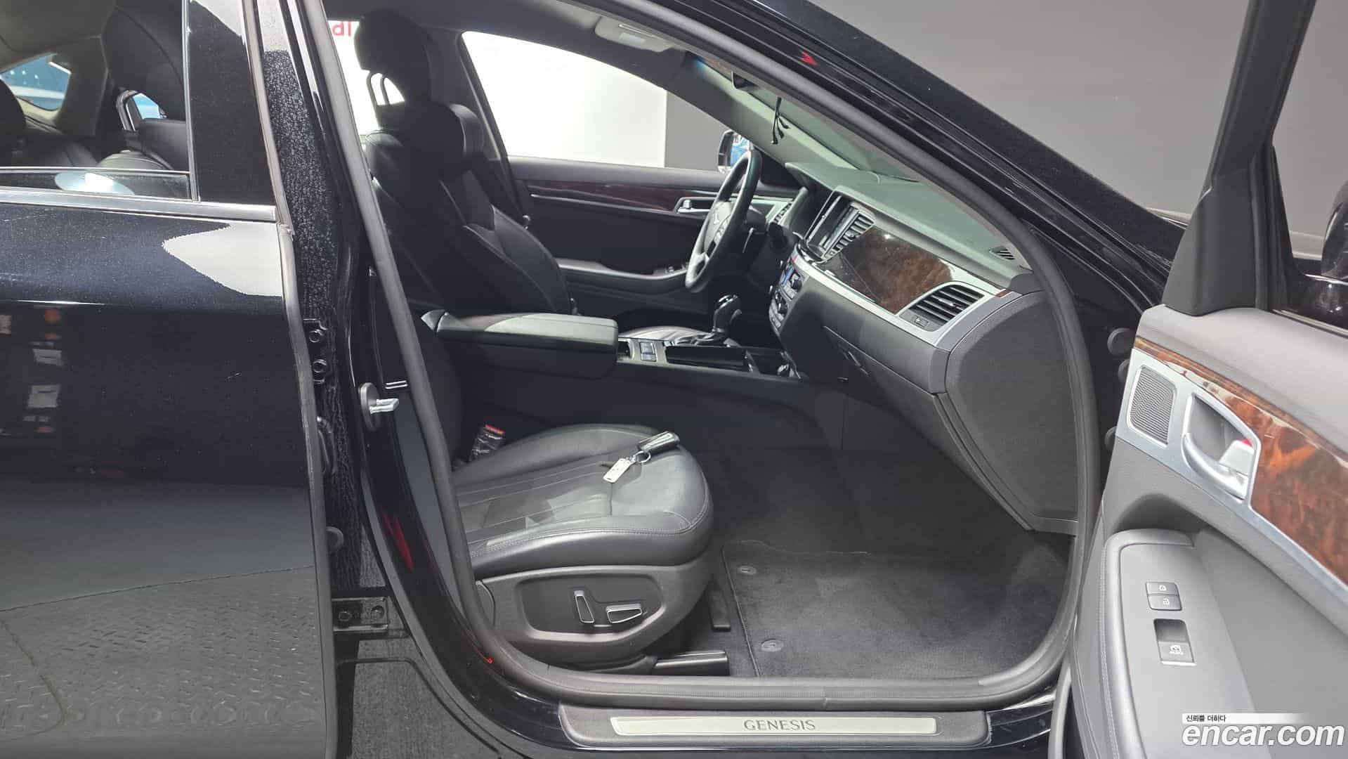 Genesis Hyundai 2014.2-INNER-036