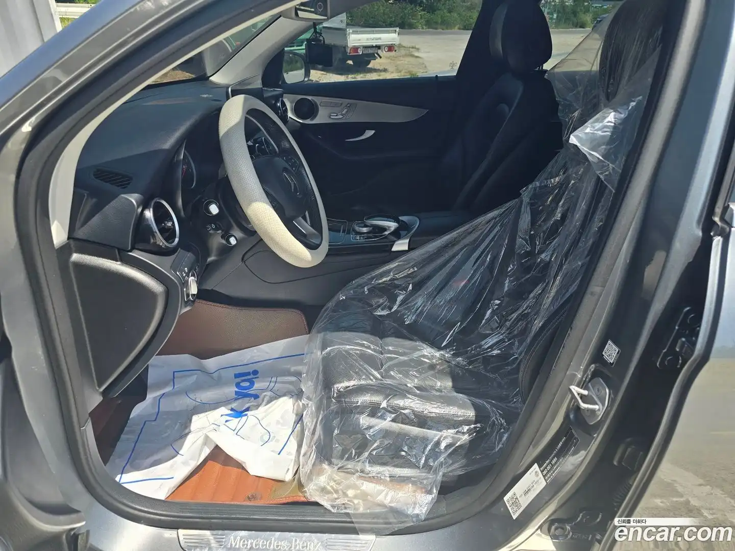 GLC-Class Mercedes-Benz 2018.2-OUTER-005