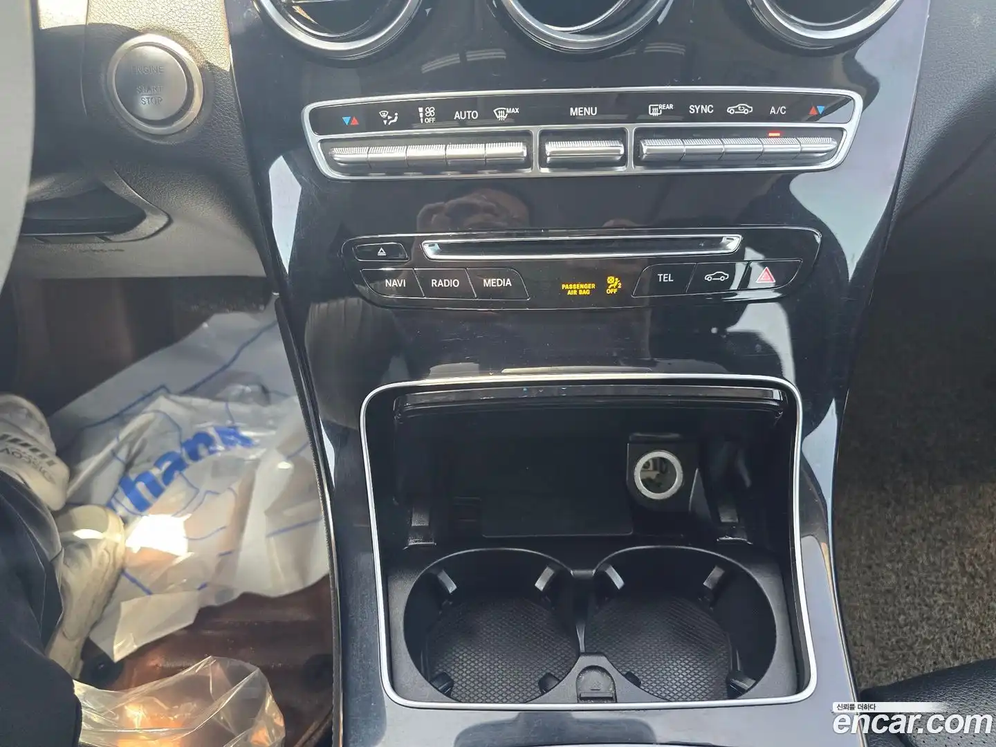 GLC-Class Mercedes-Benz 2018.2-INNER-007