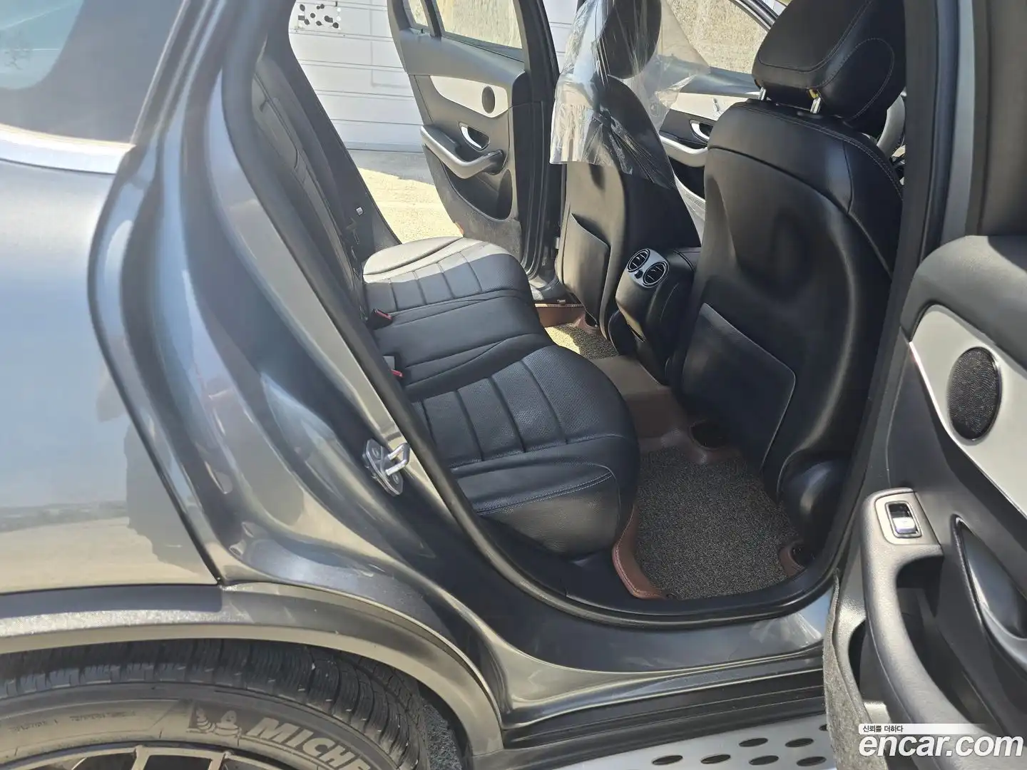 GLC-Class Mercedes-Benz 2018.2-OPTION-020