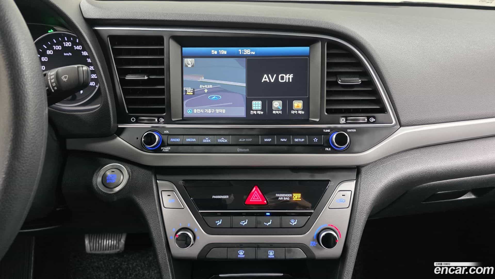 AVANTE Hyundai 2017.6-OPTION-018