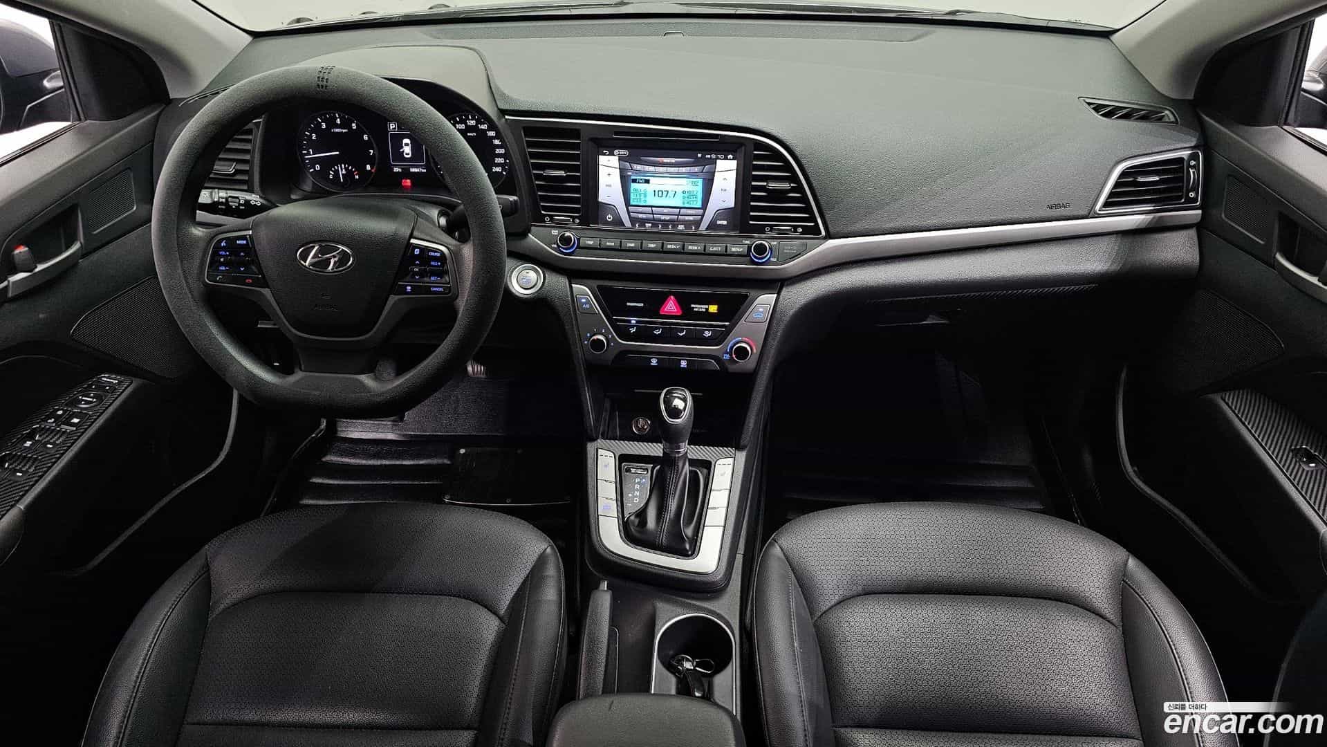 AVANTE Hyundai 2017.4-INNER-007