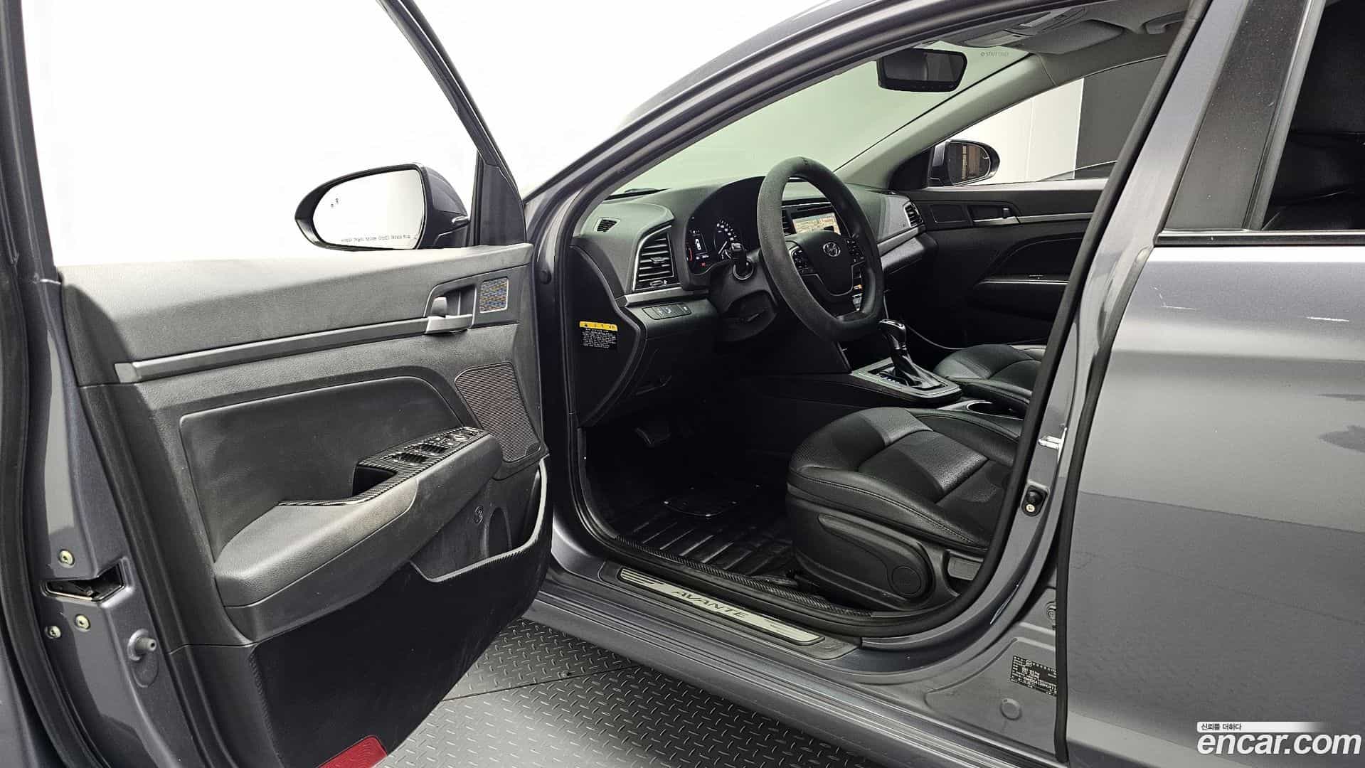 AVANTE Hyundai 2017.4-INNER-010